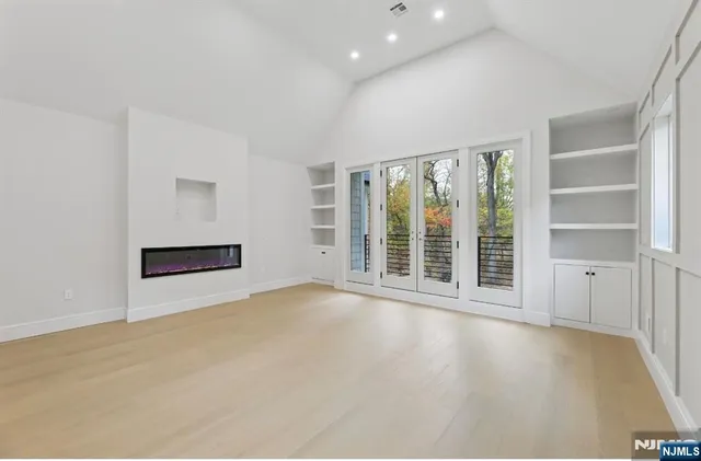 $2,899,999 | 308 Spring Lane, Haworth, NJ 07641