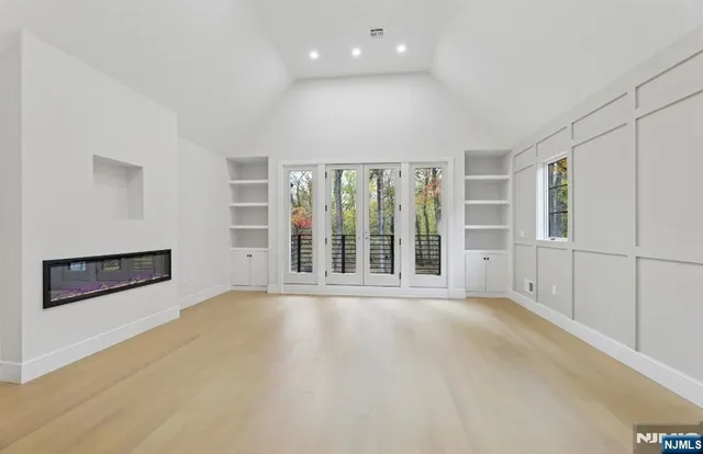 $2,899,999 | 308 Spring Lane, Haworth, NJ 07641