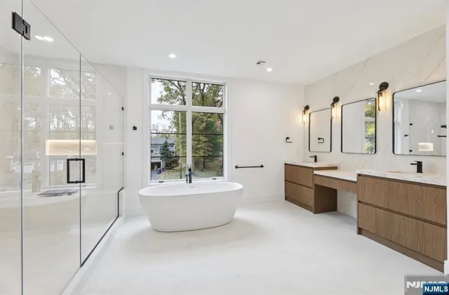 $2,899,999 | 308 Spring Lane, Haworth, NJ 07641