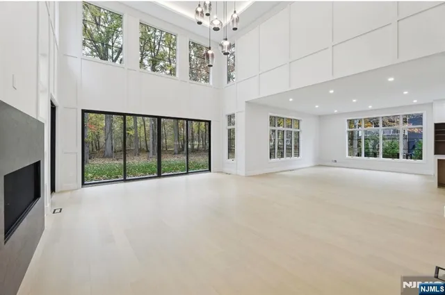 $2,899,999 | 308 Spring Lane, Haworth, NJ 07641