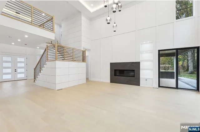 $2,899,999 | 308 Spring Lane, Haworth, NJ 07641