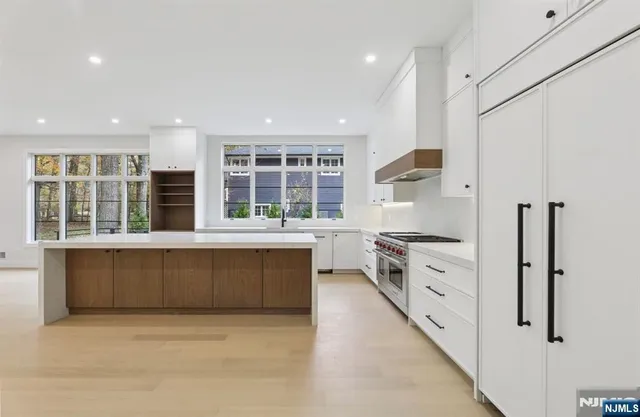 $2,899,999 | 308 Spring Lane, Haworth, NJ 07641