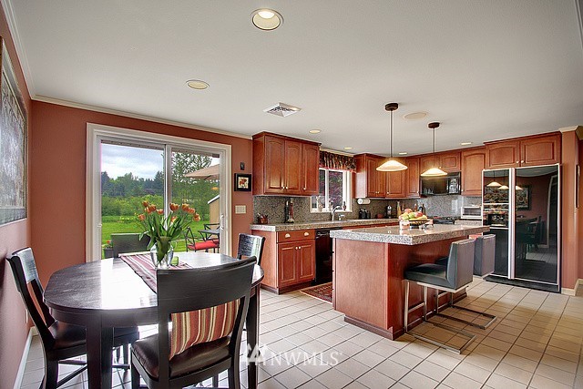 16611 Southeast May Valley Road Renton, WA 98059 - Photo 3 of 15