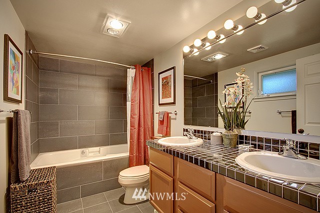 16611 Southeast May Valley Road Renton, WA 98059 - Photo 8 of 15