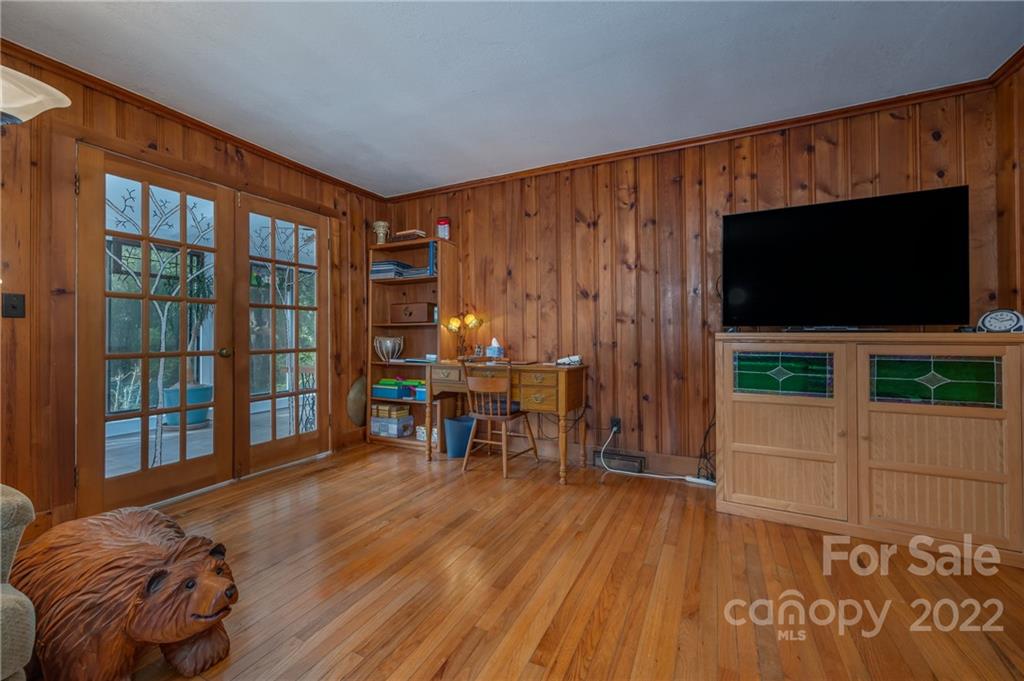 2226 Us Highway Tryon, NC 28782 - Photo 11 of 33 a living room with furniture and a flat screen tv