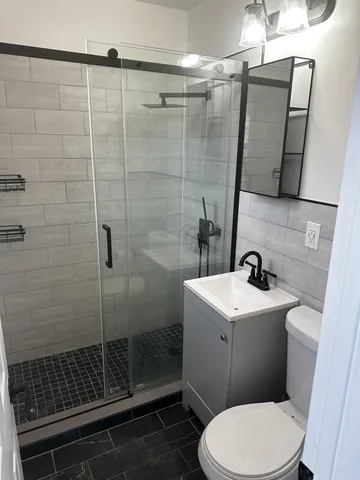 $2,000 | 609 New York Avenue, Unit 2R, Union City, NJ 07087