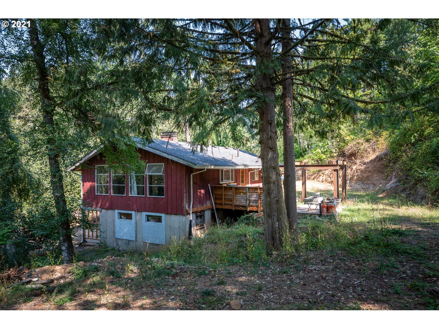 22514 South Redland Road Estacada, OR 97023 - Photo 28 of 28 a backyard of a house with lots of green space