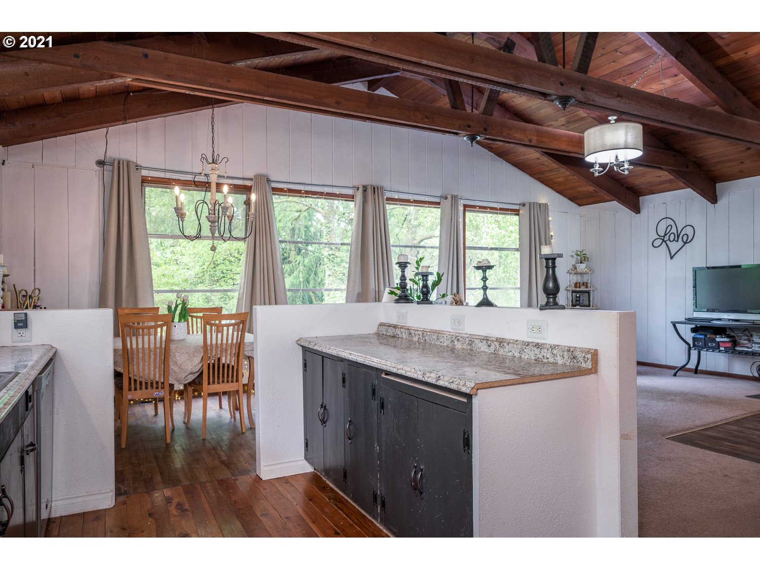 22514 South Redland Road Estacada, OR 97023 - Photo 10 of 28 a kitchen with a table and chairs