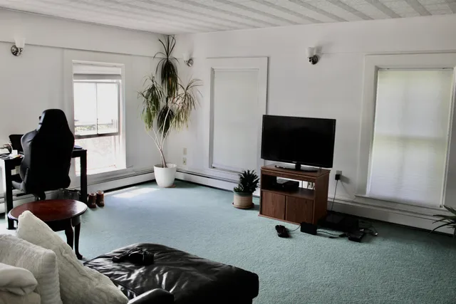 $2,500 | 45 Court Street, Unit A, Middlebury, VT 05753