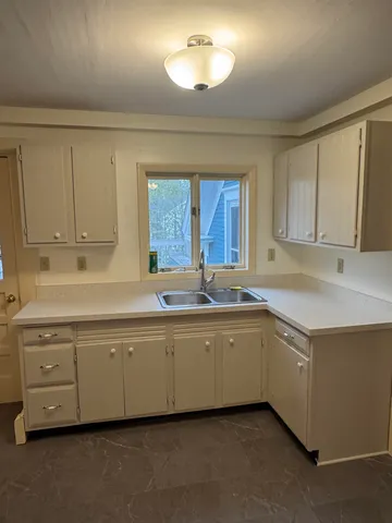 $2,500 | 45 Court Street, Unit A, Middlebury, VT 05753