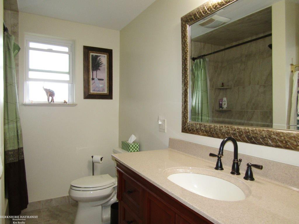 5363 Kidder Road Almont, MI 48003 - Photo 9 of 23 Bath