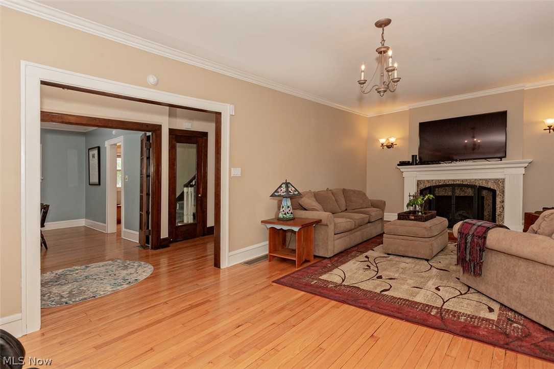 3238 Chadbourne Road Cleveland, OH 44120 - Photo 10 of 28 Gallery Image 10