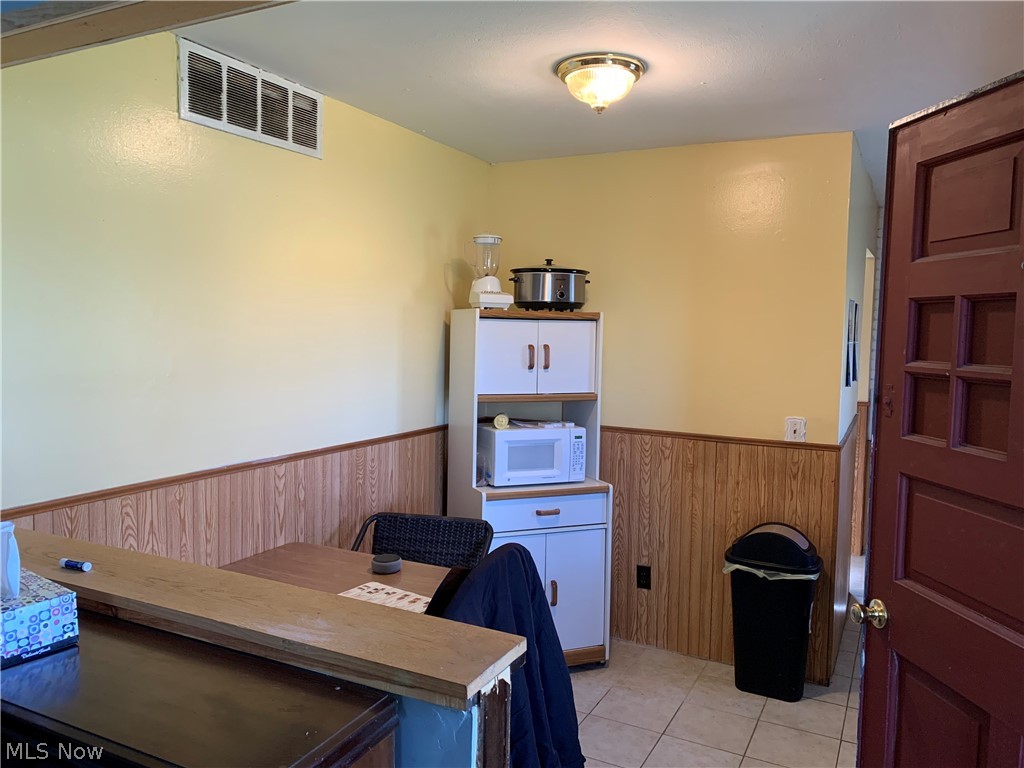 5655 Jaycox Road North Ridgeville, OH 44039 - Photo 4 of 19