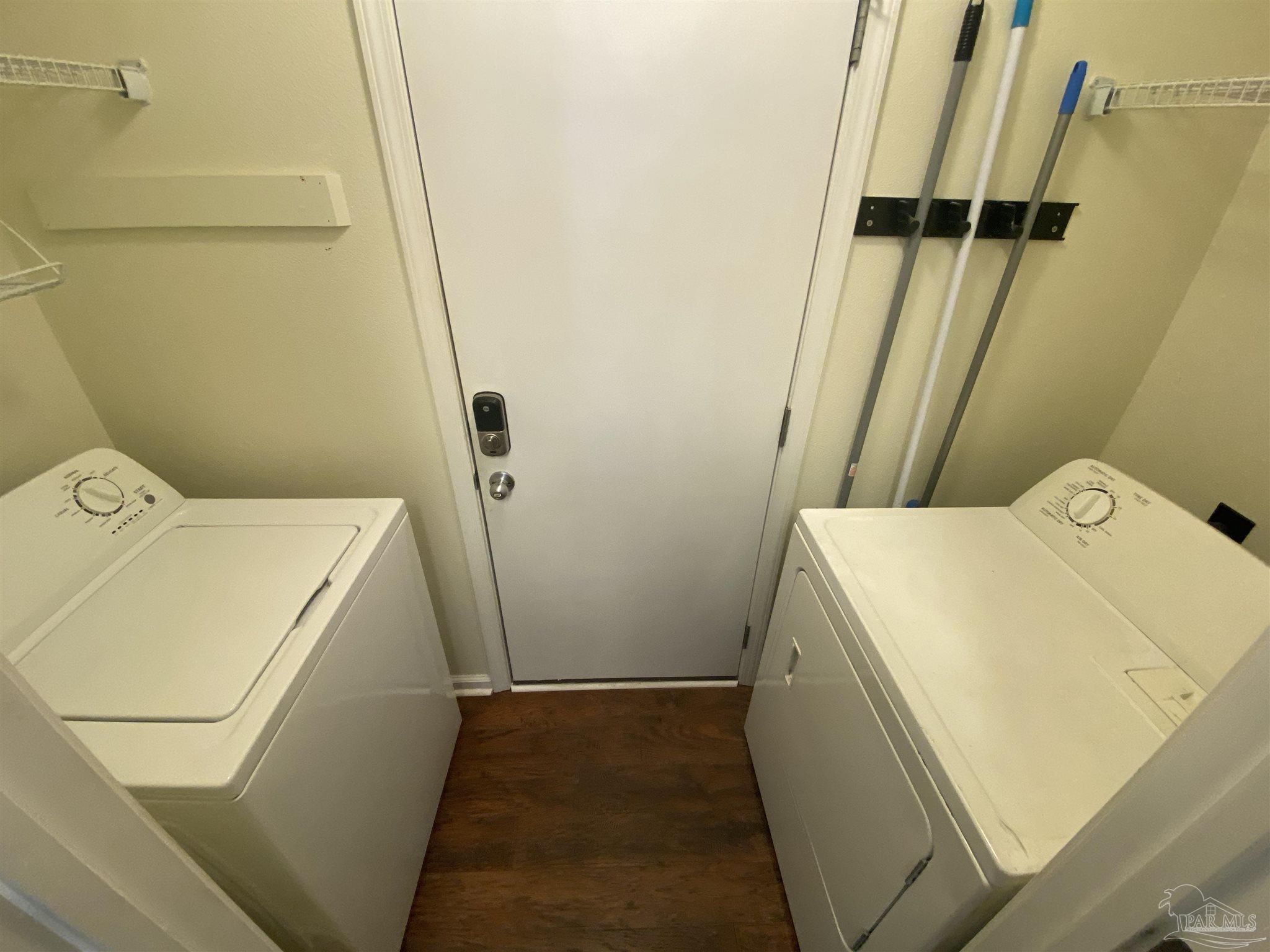 2189 Liberty Loop Road Cantonment, FL 32533 - Photo 6 of 25 a utility room with dryer and washer