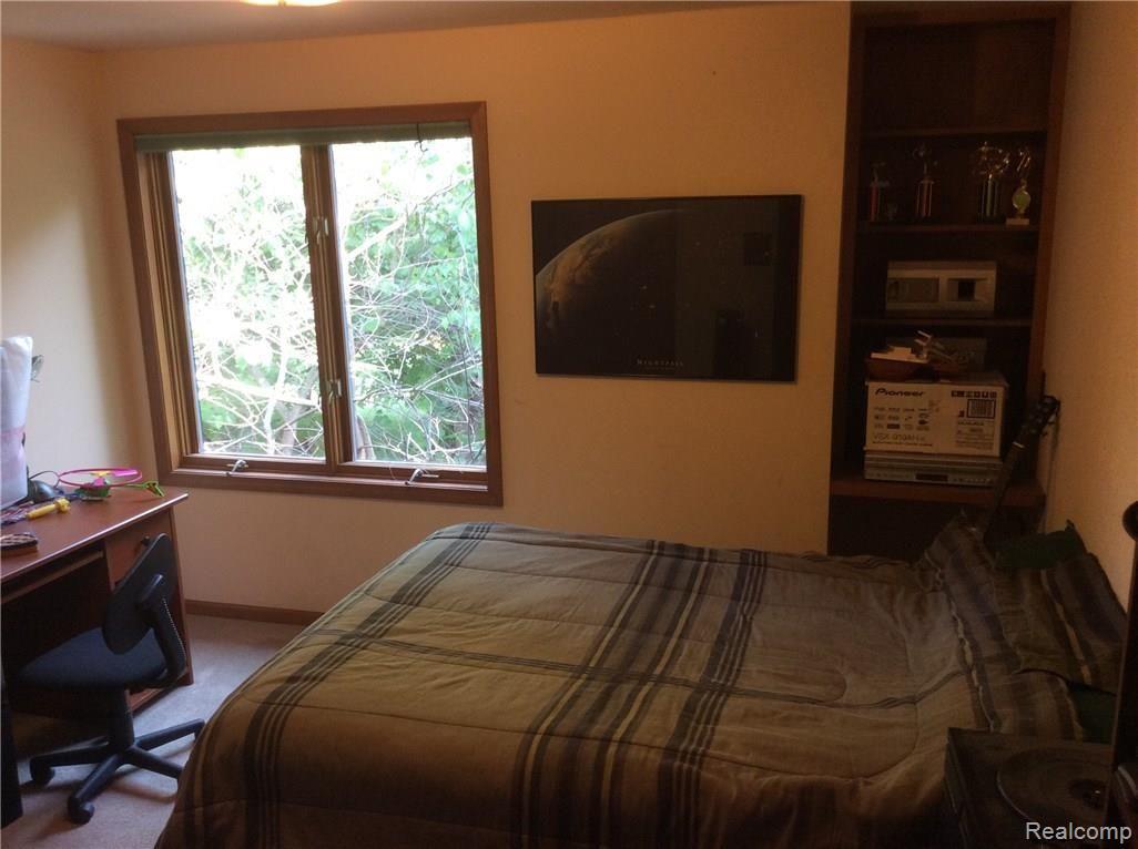 12555 Larkins Road Brighton, MI 48114 - Photo 23 of 35 image.jpg