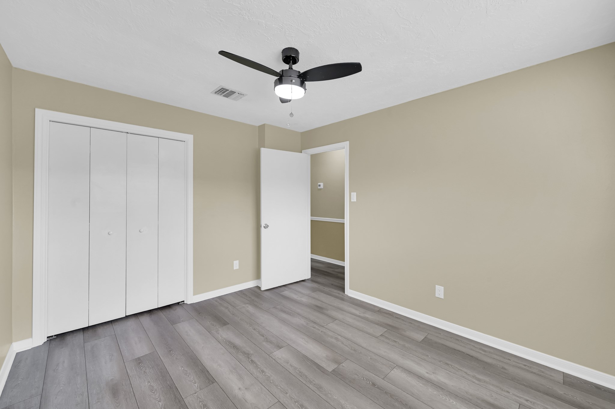 801 River Road, Unit 123F Montgomery, TX 77356 - Photo 10 of 29 Second Bedroom