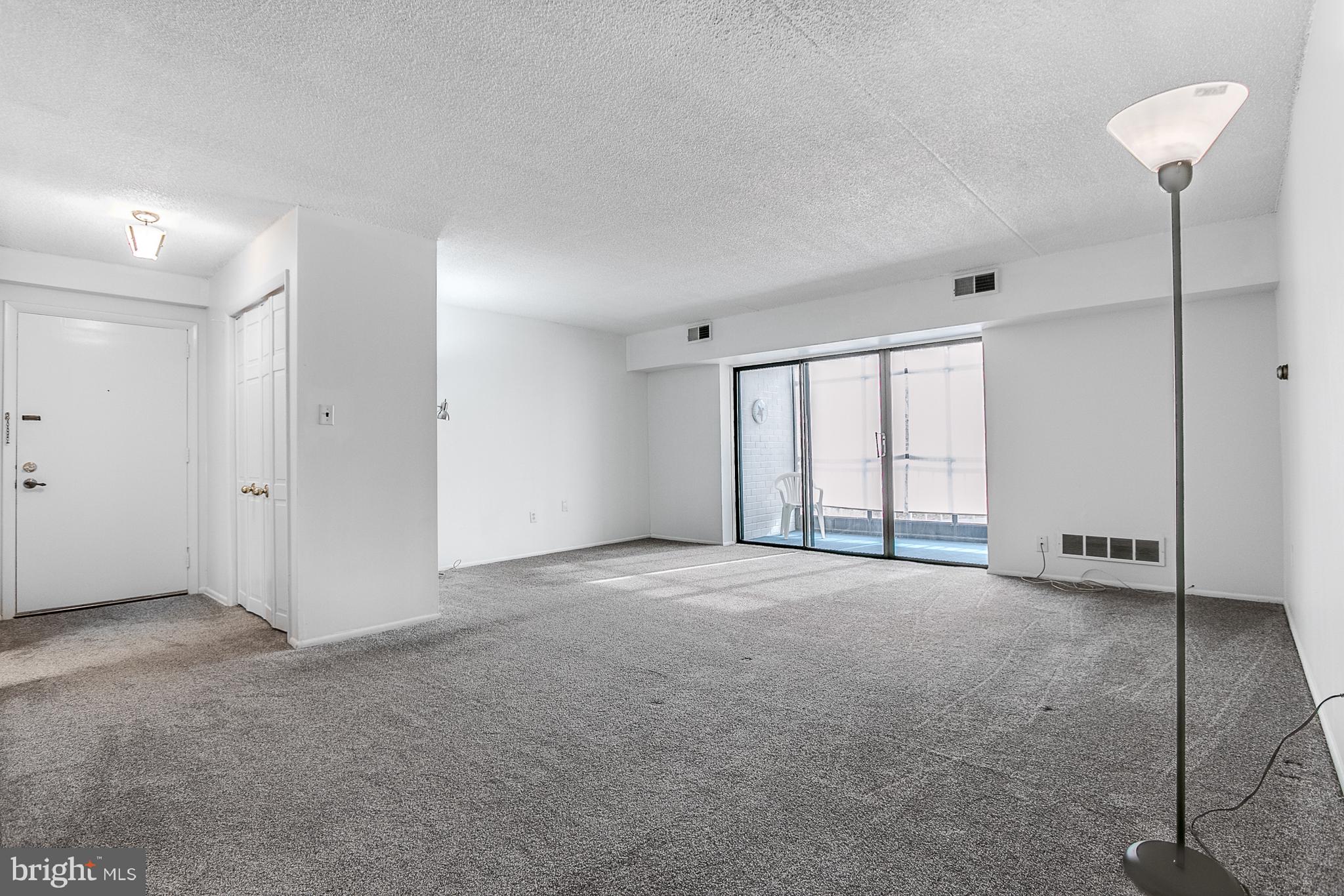 72 Welsh Tract Road, Unit 201 Newark, DE 19713 - Photo 3 of 19 Spacious Living And Dining Areas!