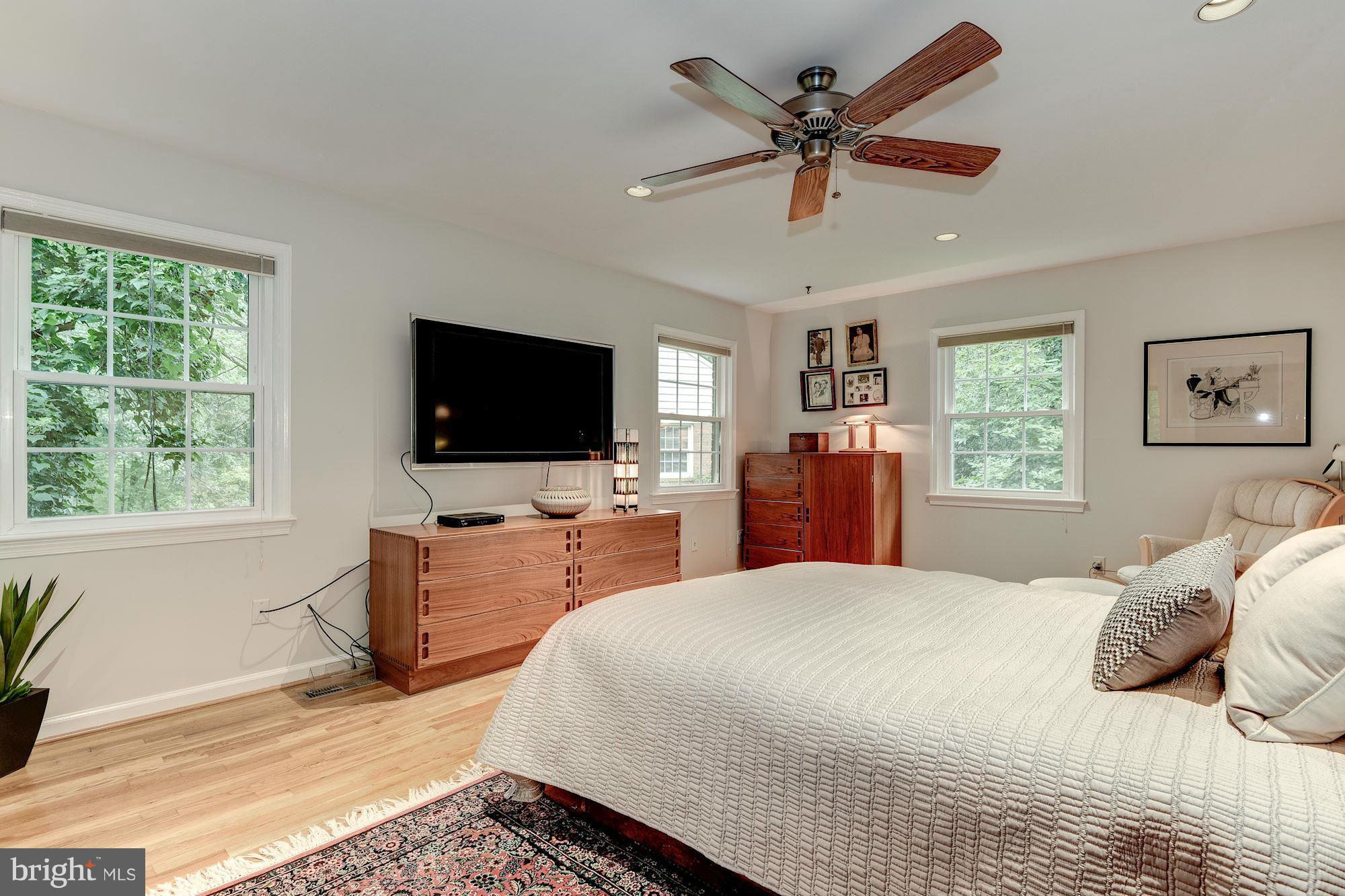 11804 Hunting Ridge Court Potomac, MD 20854 - Photo 15 of 30 Master Bedroom Suite