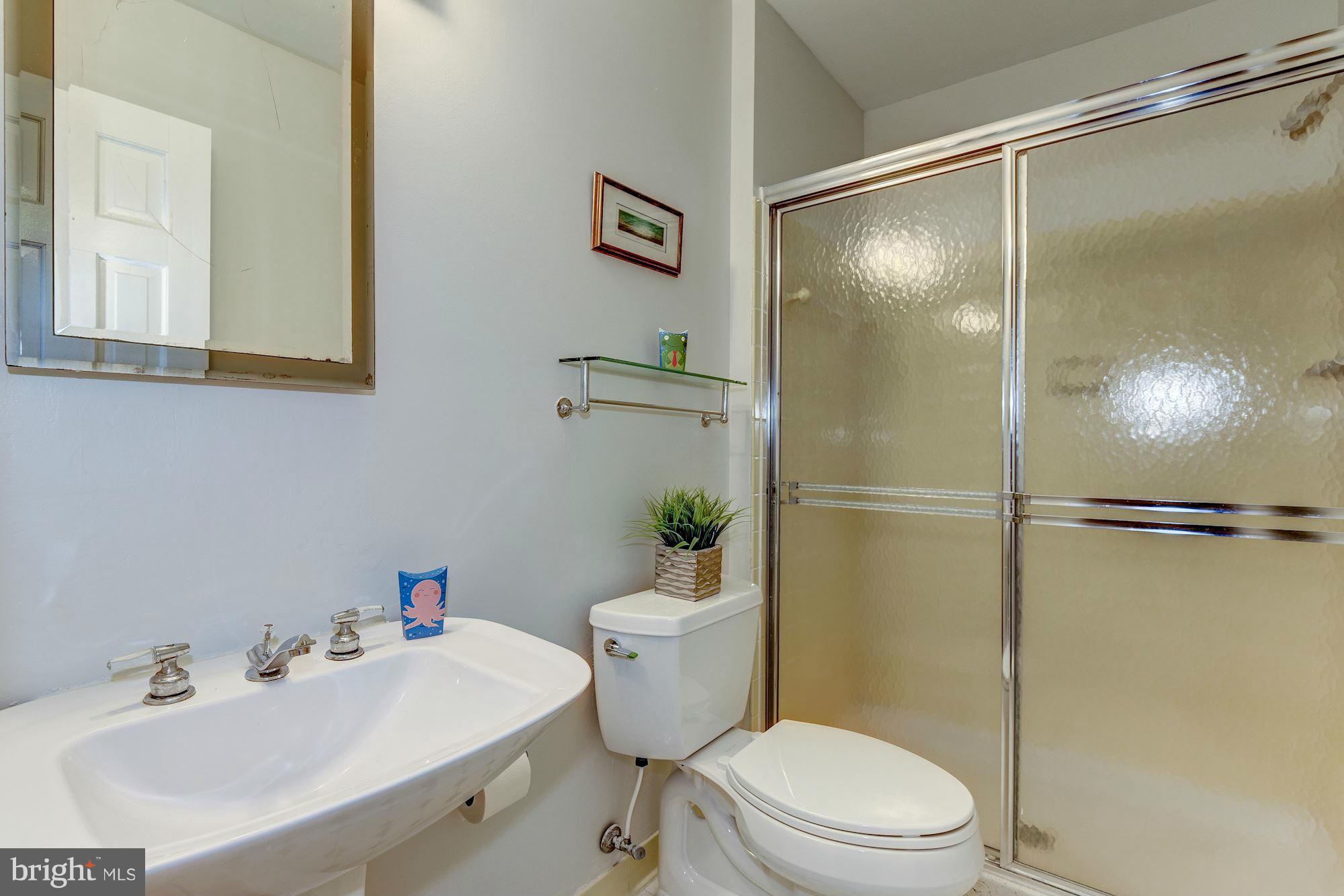11804 Hunting Ridge Court Potomac, MD 20854 - Photo 25 of 30 Second Hall Bathroom