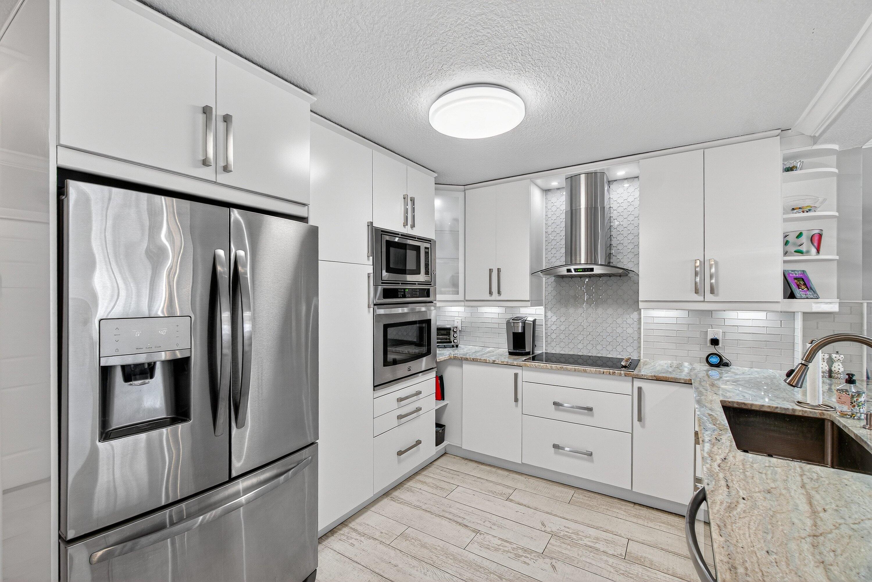 9200 Fairbanks Lane, Unit 1 Boca Raton, FL 33496 - Photo 6 of 32 008-9200FairbanksLane-1-BocaRaton-FL-334