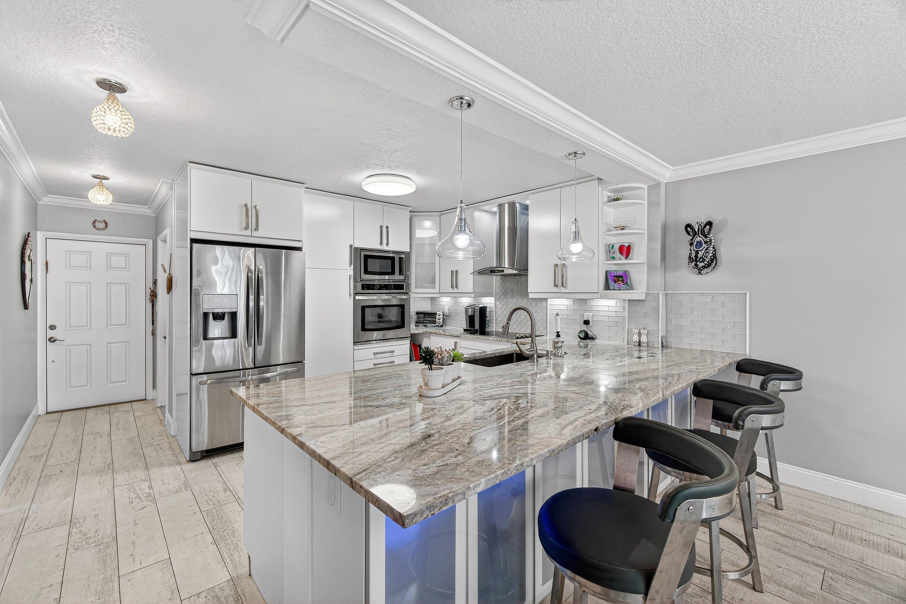 9200 Fairbanks Lane, Unit 1 Boca Raton, FL 33496 - Photo 8 of 32 010-9200FairbanksLane-1-BocaRaton-FL-334