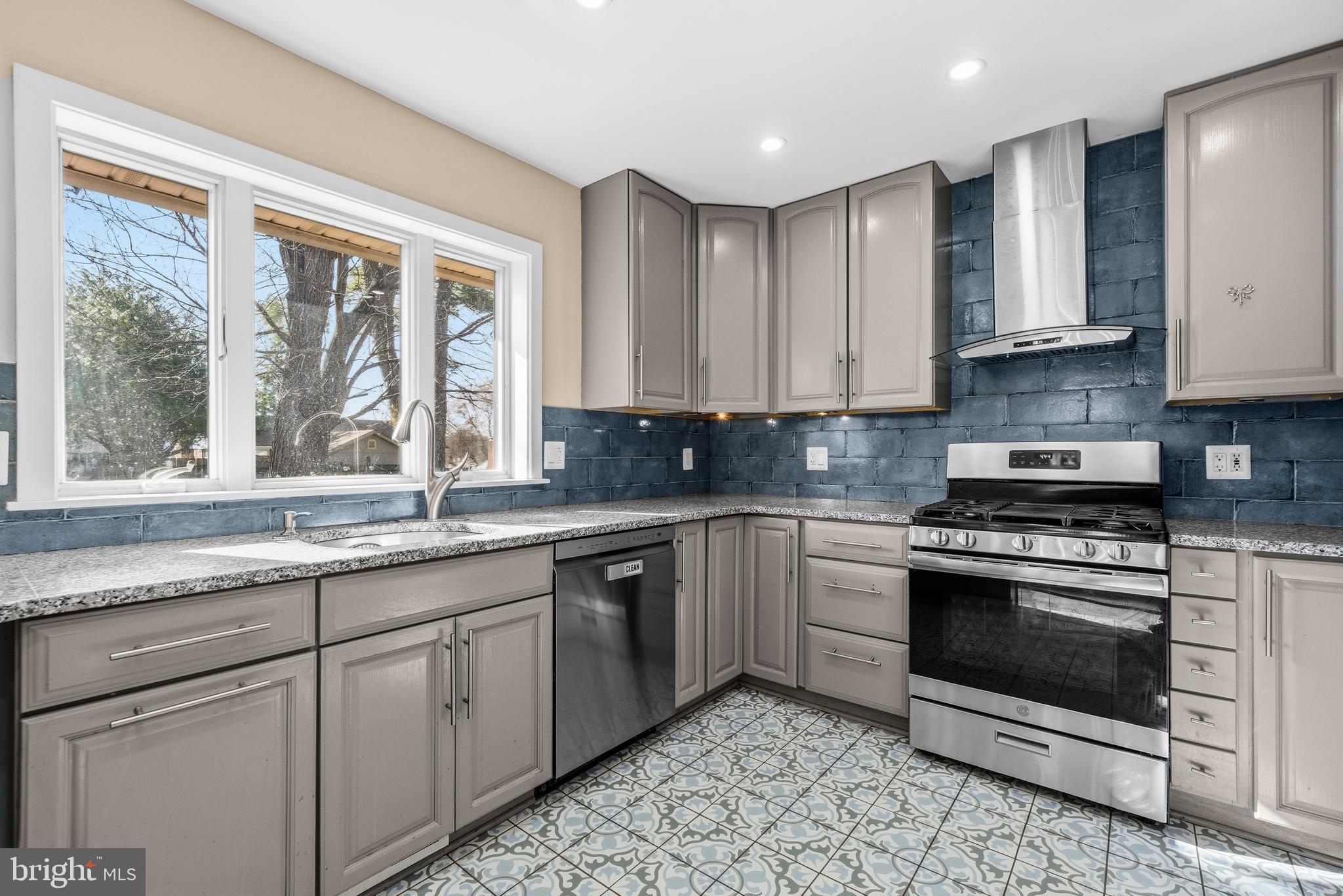 5404 Nutting Drive Springfield, VA 22151 - Photo 11 of 42