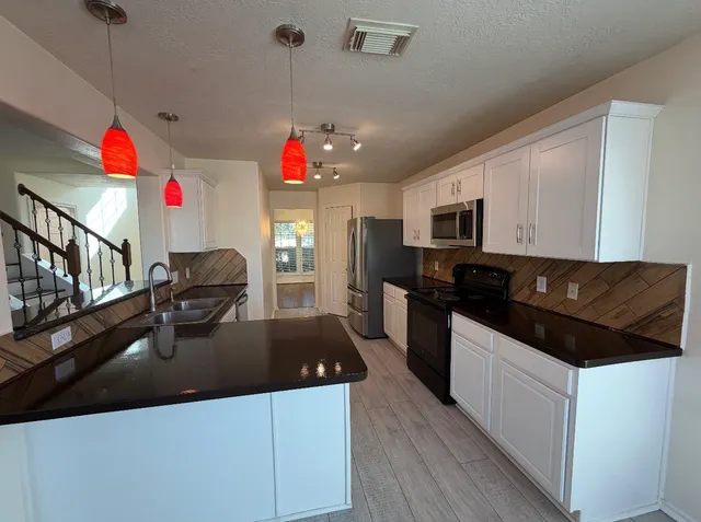 $2,300 | 5407 Caprock Drive, Pearland, TX 77584