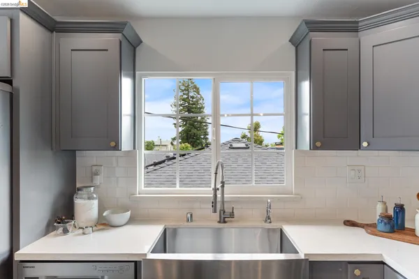 $998,000 | 4086 Laguna Avenue, Oakland, CA 94602