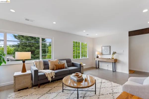 $998,000 | 4086 Laguna Avenue, Oakland, CA 94602