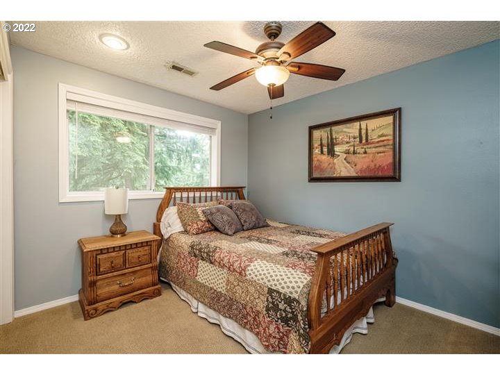 26317 Northeast 34th Street Camas, WA 98607 - Photo 23 of 32 Bedroom
