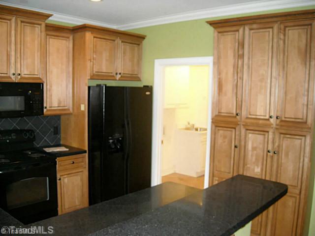 2376 Addison Boulevard High Point, NC 27262 - Photo 8 of 15 Kitchen.