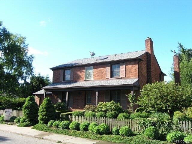 81 Colonial Road Grosse Pointe, MI 48236 - Photo 1 of 25 81 Colonial