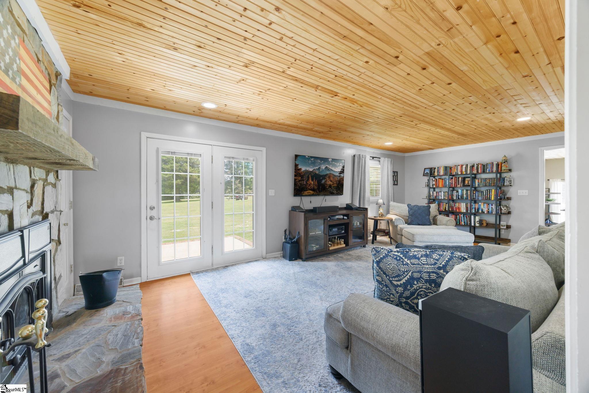 623 West Ridgeway Road Honea Path, SC 29654 - Photo 6 of 46