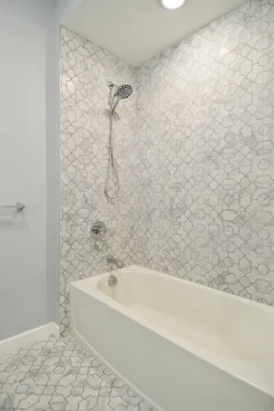 $1,995 | 82-84 East 31st Street, Unit 203, Bayonne, NJ 07002