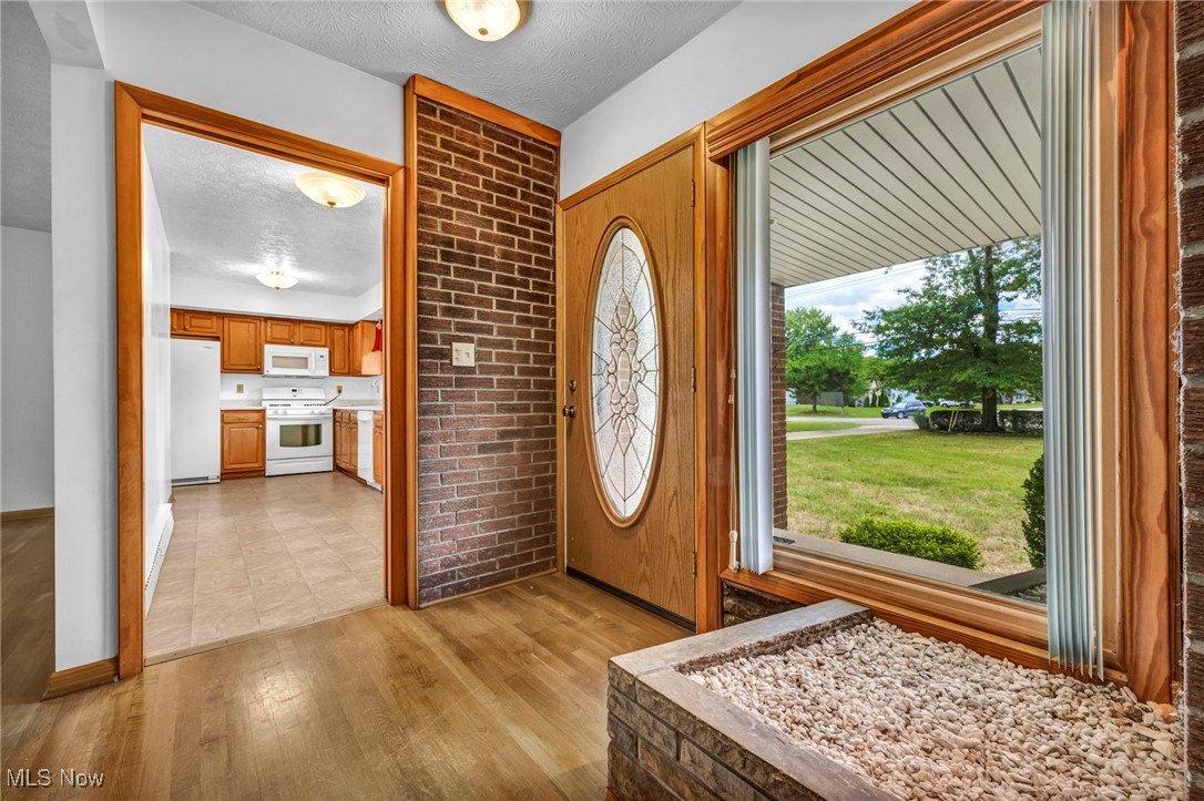 6321 Crossview Road Seven Hills, OH 44131 - Photo 6 of 49