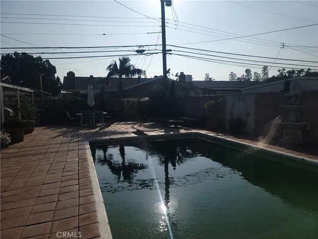 a view of a house with street