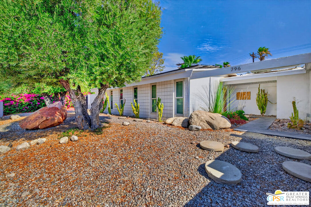 796 East Racquet Club Road Palm Springs, CA 92262 - Photo 3 of 26