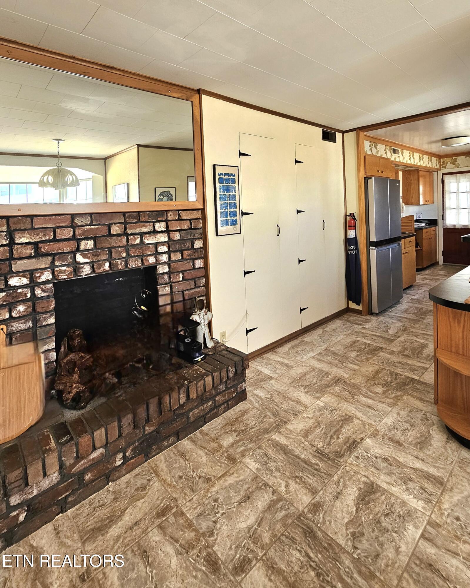 105 Pomona Road Oak Ridge, TN 37830 - Photo 14 of 30 2nd Fireplace in Breakfast area