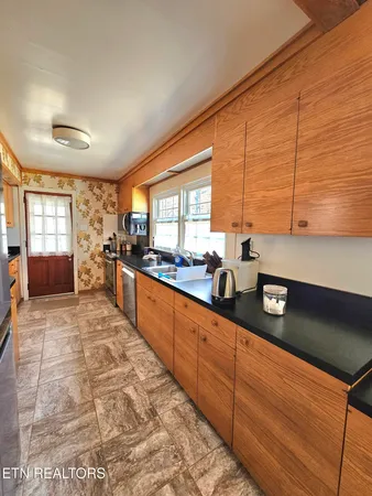 $399,900 | 105 Pomona Road, Oak Ridge, TN 37830
