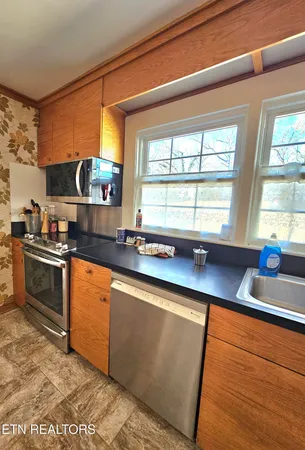 $399,900 | 105 Pomona Road, Oak Ridge, TN 37830