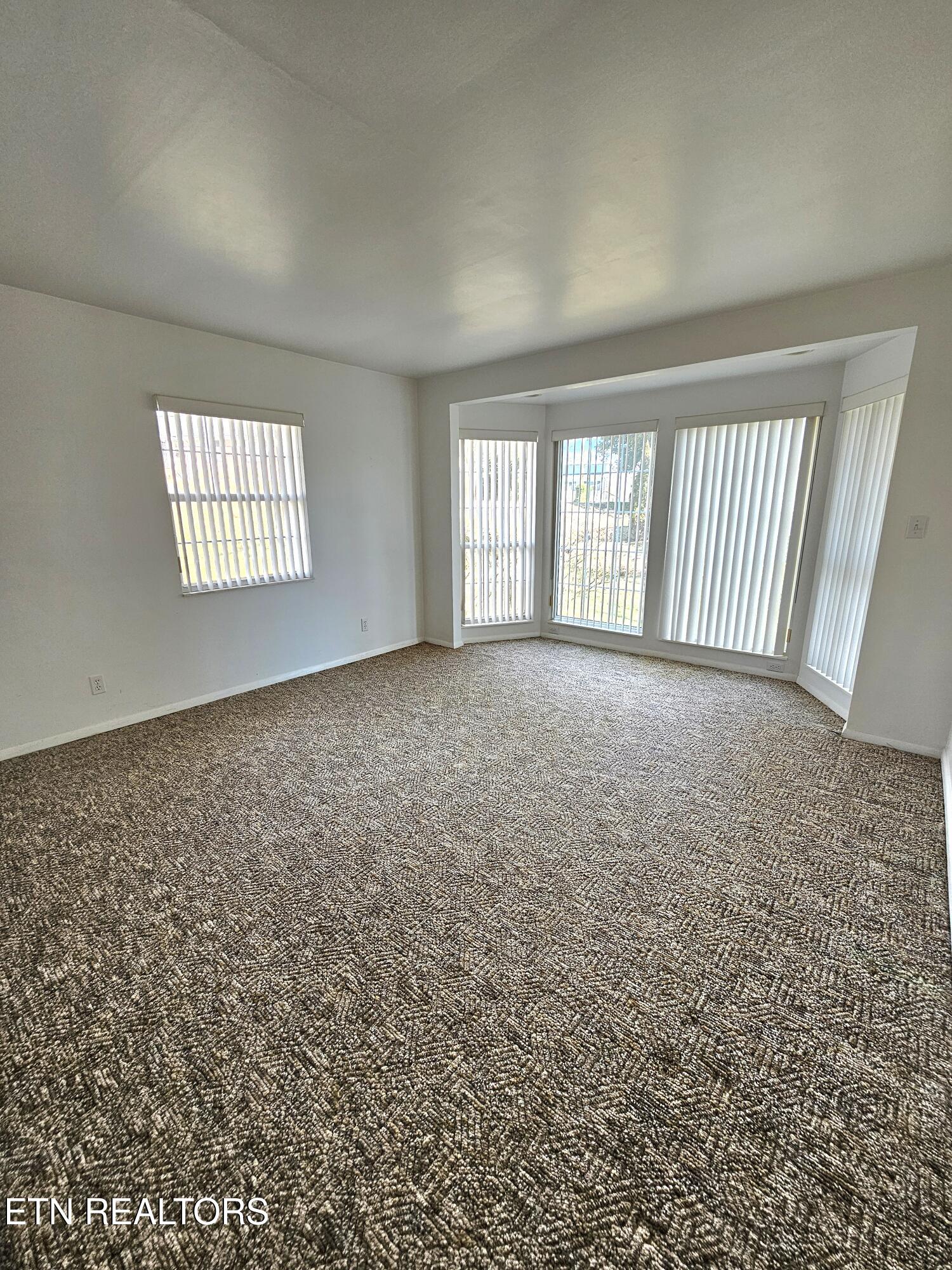105 Pomona Road Oak Ridge, TN 37830 - Photo 23 of 34 Second bedroom