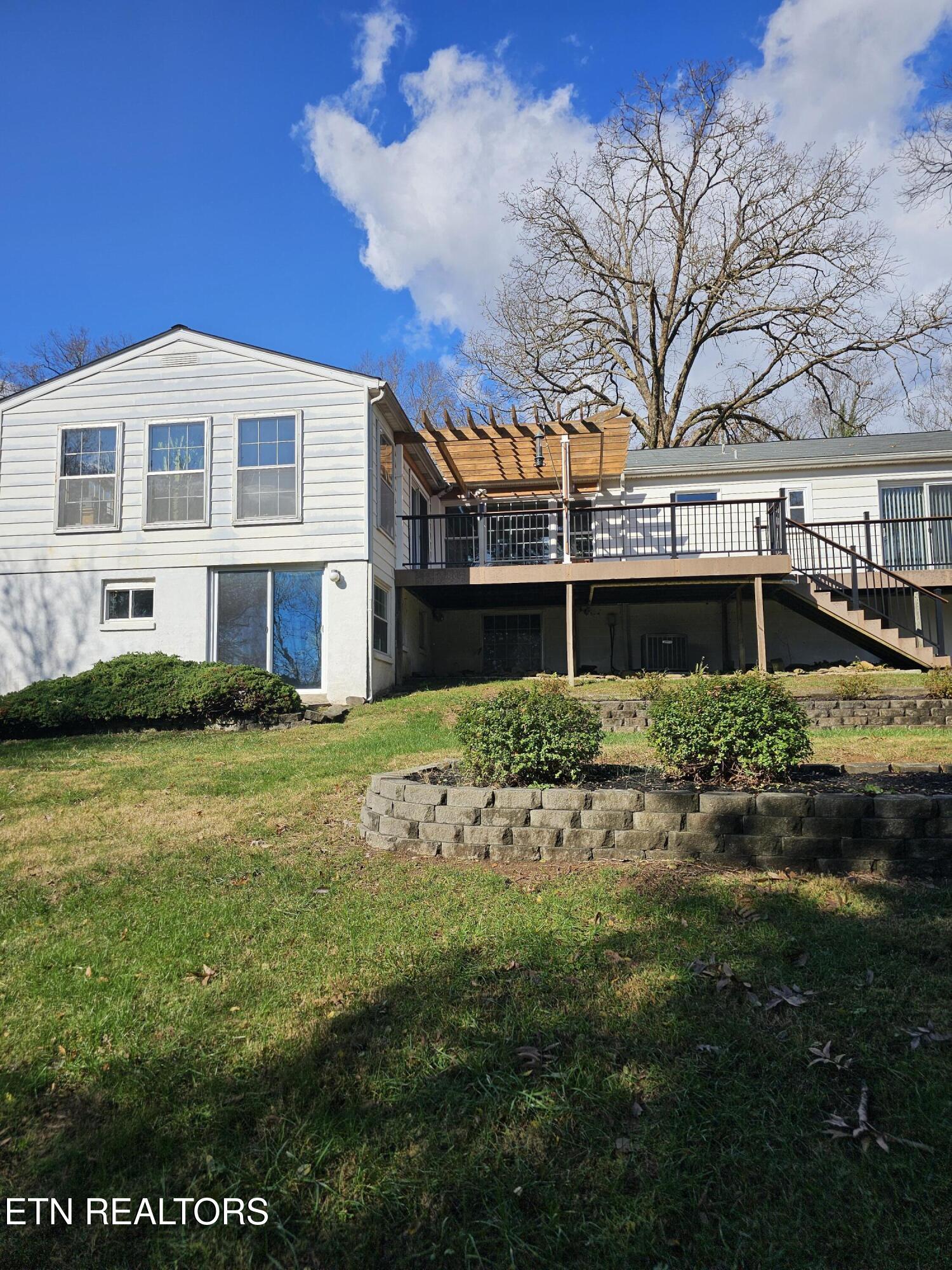 105 Pomona Road Oak Ridge, TN 37830 - Photo 23 of 30 Rear View