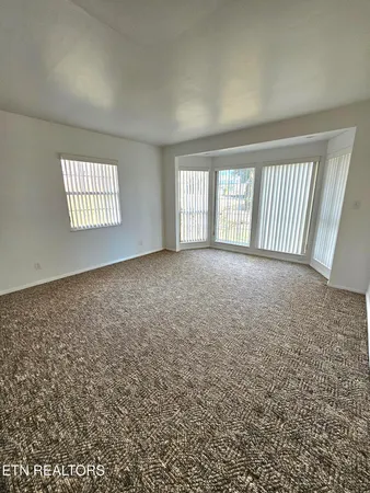 $399,900 | 105 Pomona Road, Oak Ridge, TN 37830
