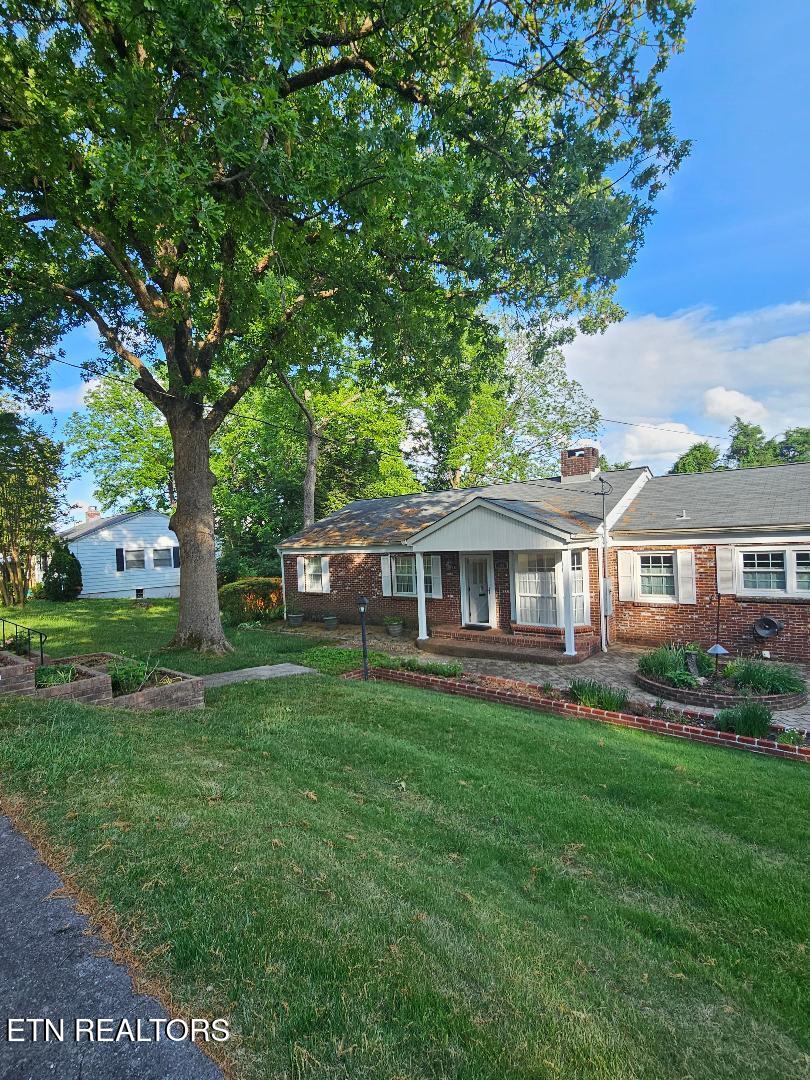 105 Pomona Road Oak Ridge, TN 37830 - Photo 3 of 39 thumbnail (1)