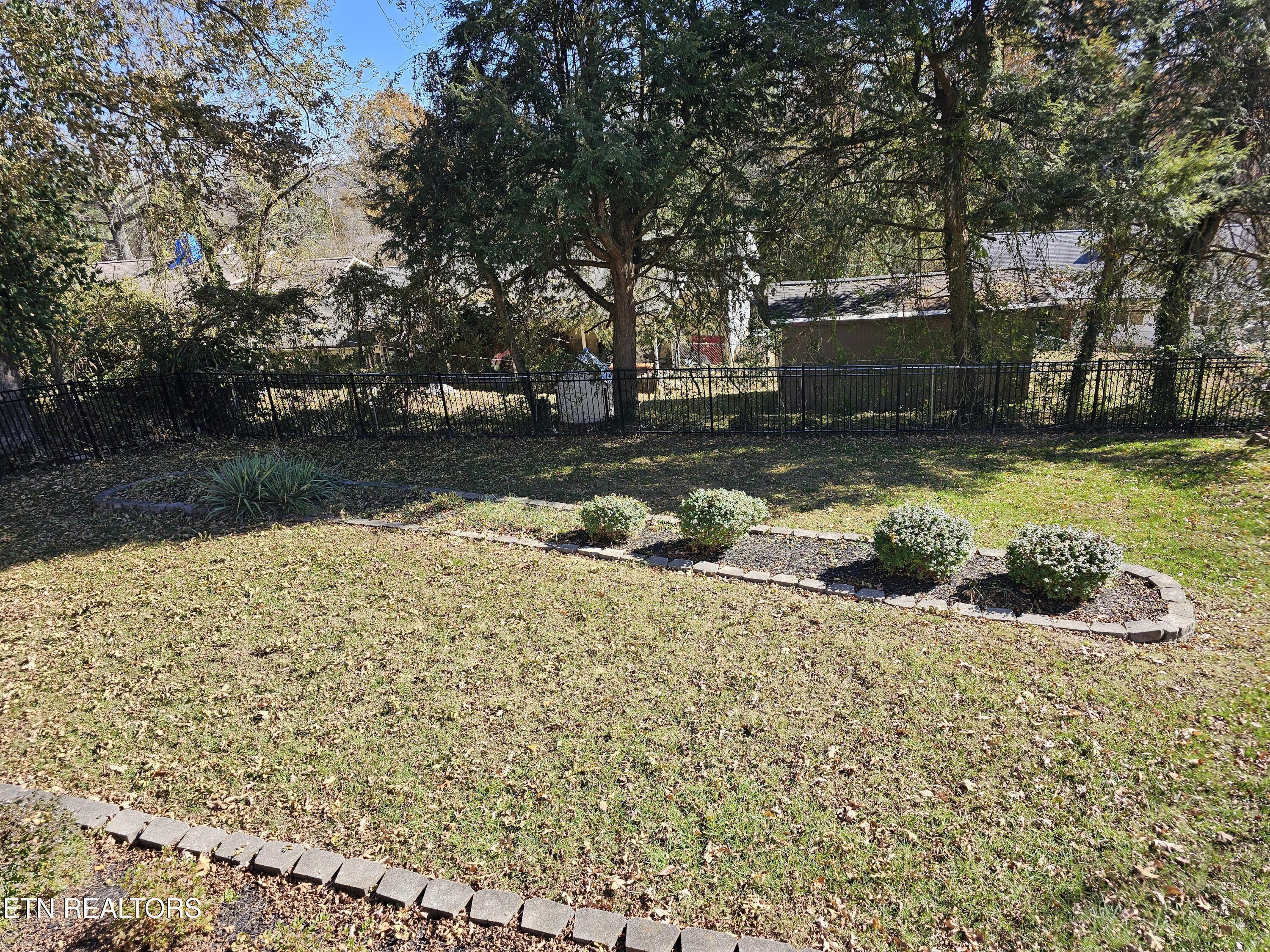 105 Pomona Road Oak Ridge, TN 37830 - Photo 35 of 39 Large fenced backyard