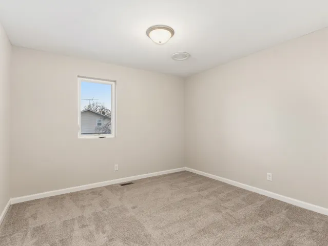 $369,500 | 105 Blackhawk Drive, Minooka, IL 60447