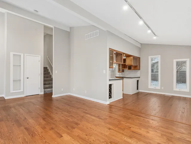 $369,500 | 105 Blackhawk Drive, Minooka, IL 60447