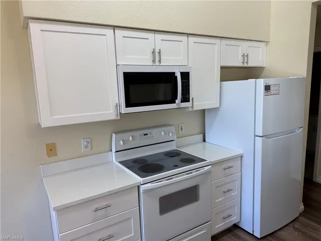 $1,900 | 7985 Preserve Circle, Unit 1133, Naples, FL 34119