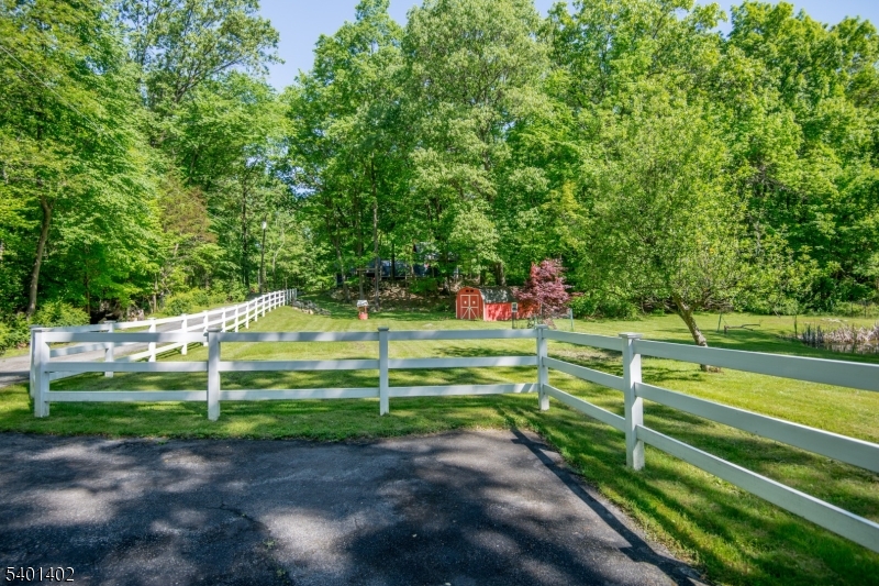 194 Andover Road Sparta, NJ 07871 - Photo 3 of 10