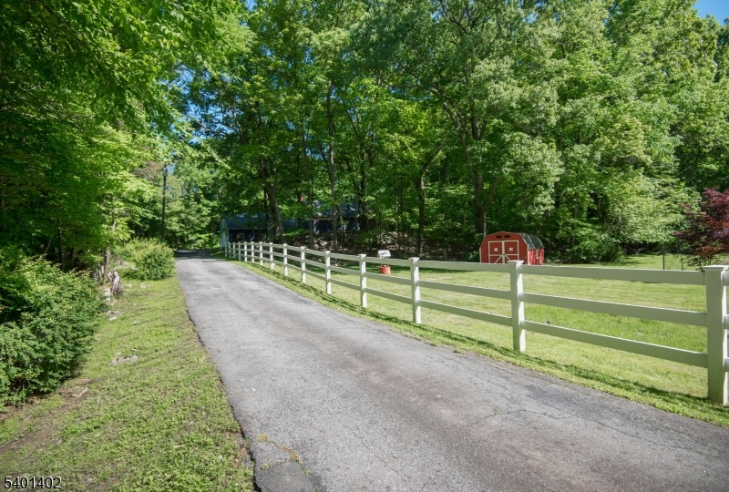 194 Andover Road Sparta, NJ 07871 - Photo 4 of 10